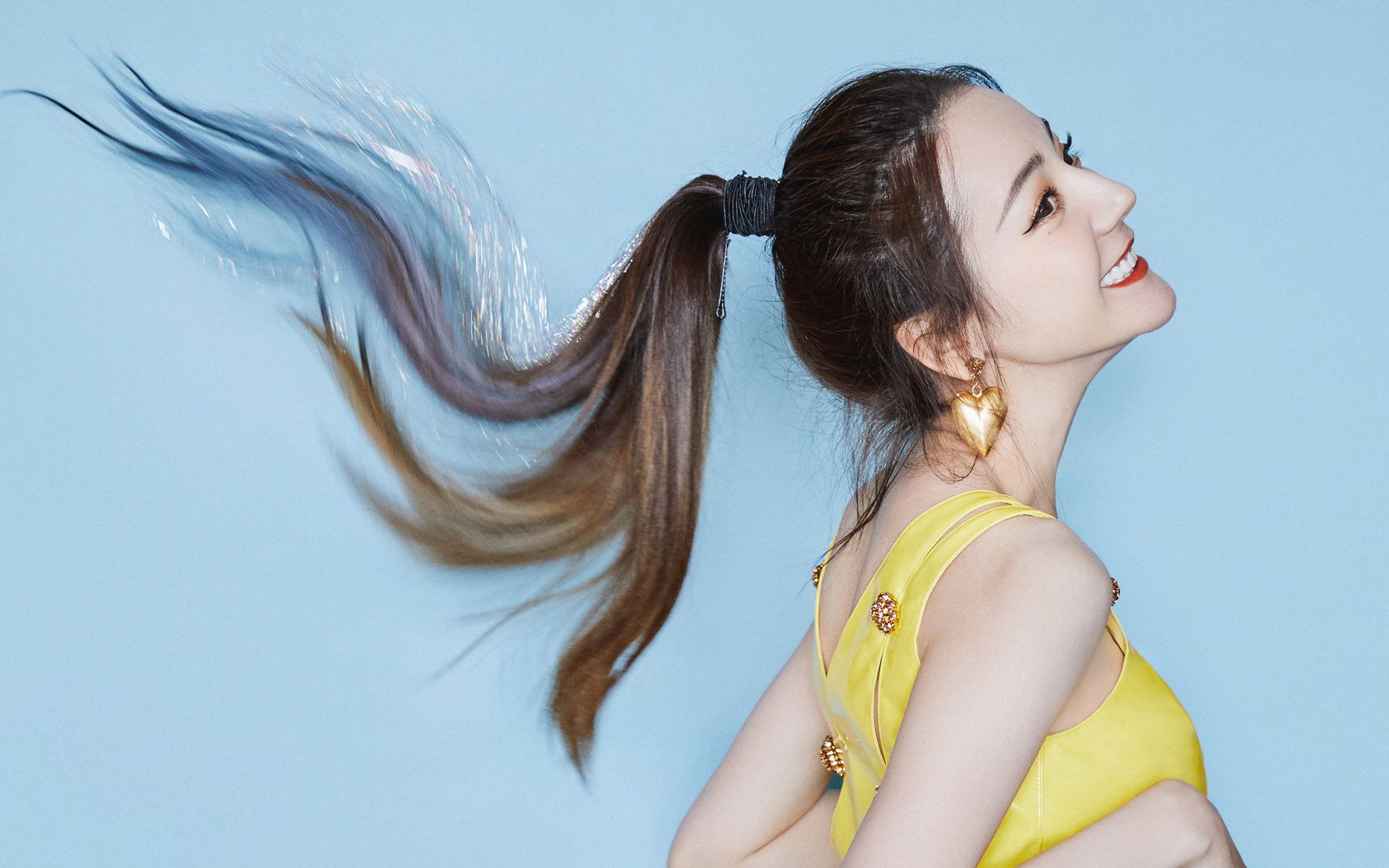 AYX体育-精彩比赛即将开幕，球迷翘首期待，精彩球赛视频